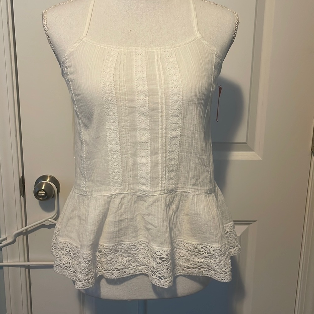 Women’s white top Size XS